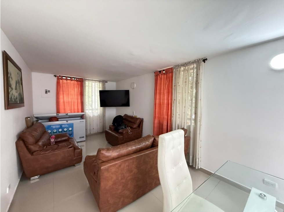 SE VENDE CASA UNIFAMILIAR EN ENVIGADO BARRIO ALTOS DEL TRIANON — foto 4