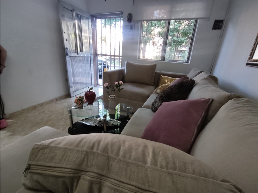 SE VENDE CASA MUY AMPLIA EN COPACABANA BARRIO LAS VEGAS — foto 3