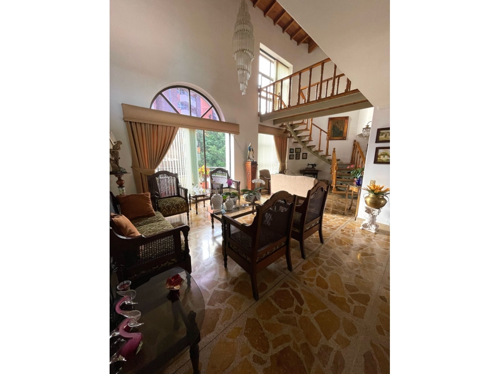 SE VENDE APARTAMENTO DÚPLEX EN LAURELES 