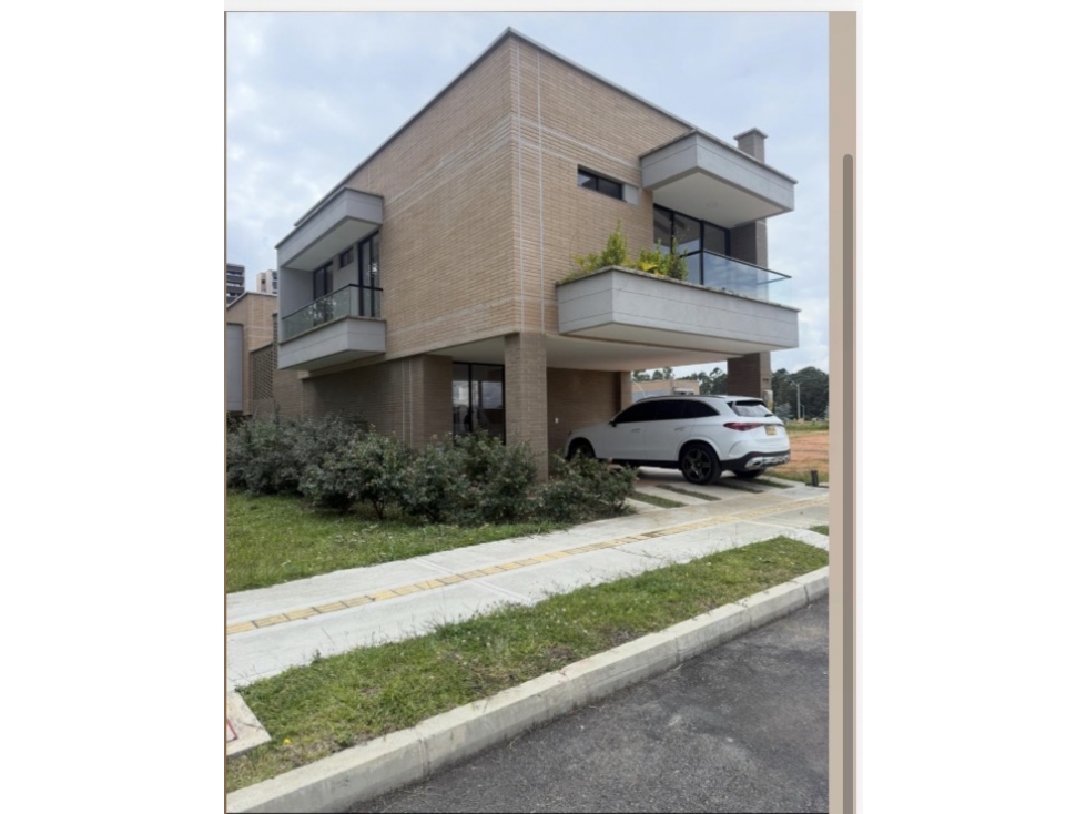 SE VENDE CASA UNIFAMILIAR EN RIONEGRO SECTOR SAN ANTONIO DE PEREIRA