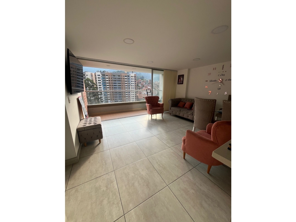 SE VENDE AMPLIO APARTAMENTO EN ENVIGADO BARRIO CAMINO VERDE EL CHINGUI
