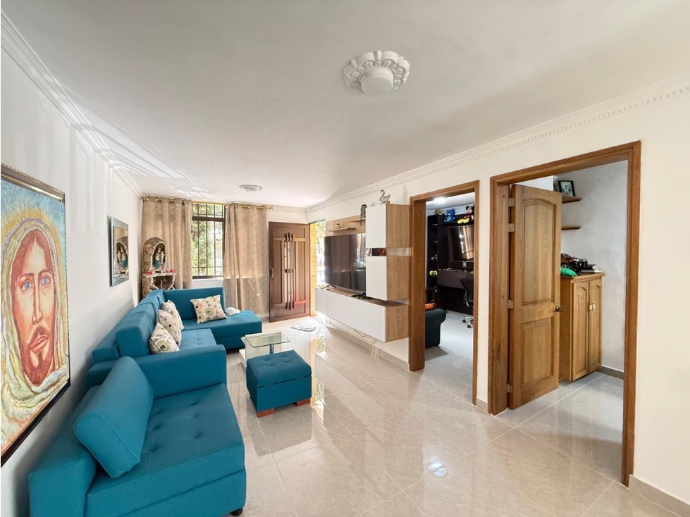 SE VENDE CASA PRIMER PISO EN ENVIGADO EL DORADO