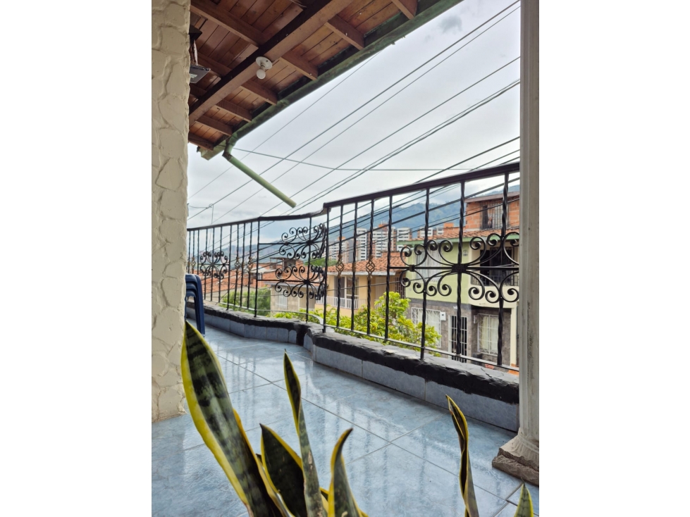 SE VENDE CASA EN BELLO SECTOR VILLAS DEL SOL POR LA IGLESIA GORETTI — foto 3
