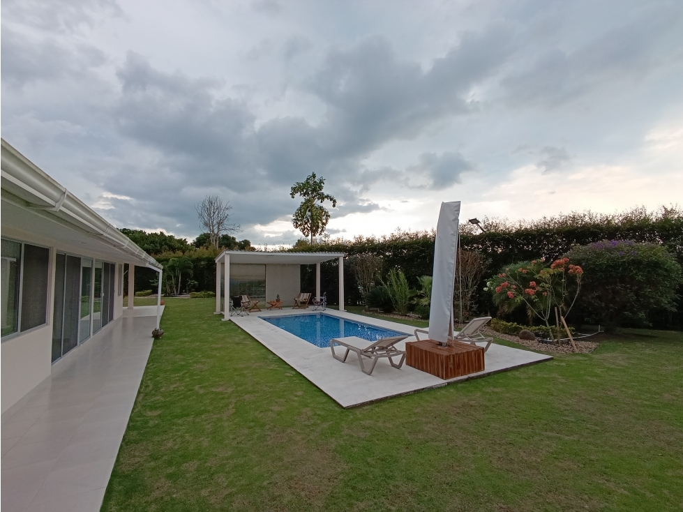 CASA CAMPESTRE EN CONJUNTO ZINAMAYCA