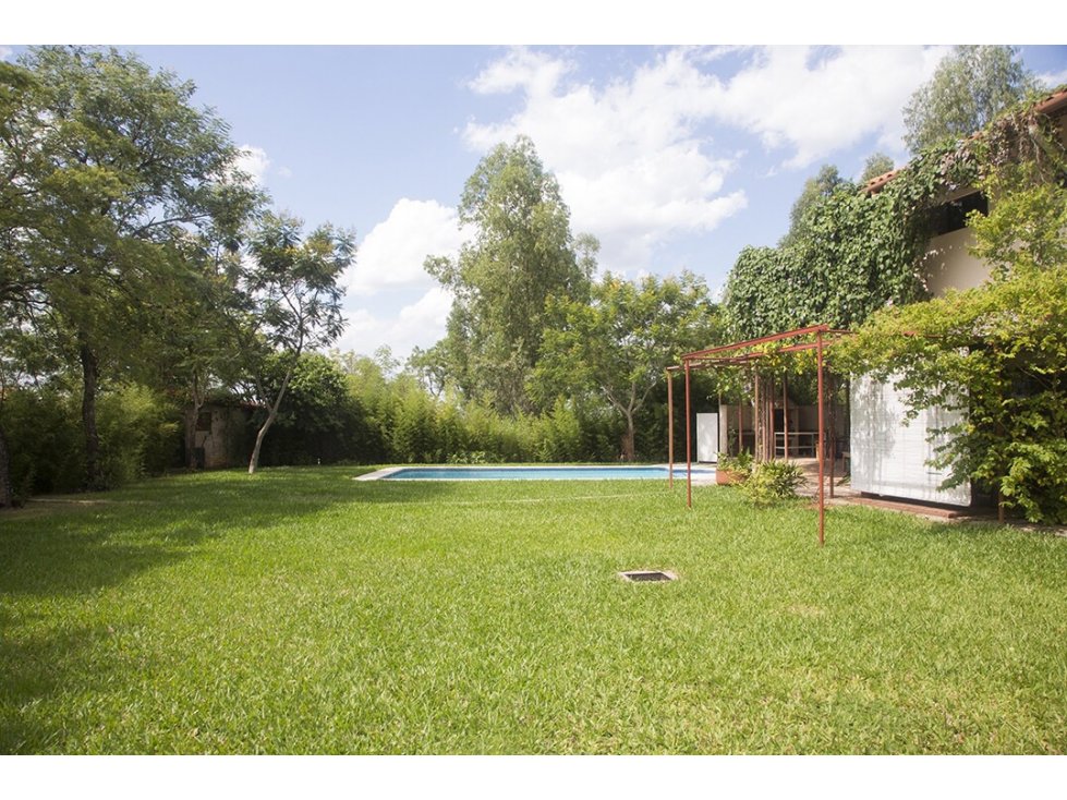Terrés VENDE residencia en Surubi´i - 2