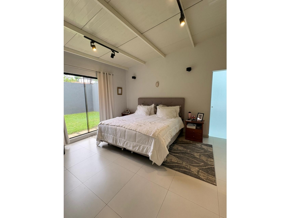 En venta hermosa casa en Lambaré, Barrio Cerro Cora - 3