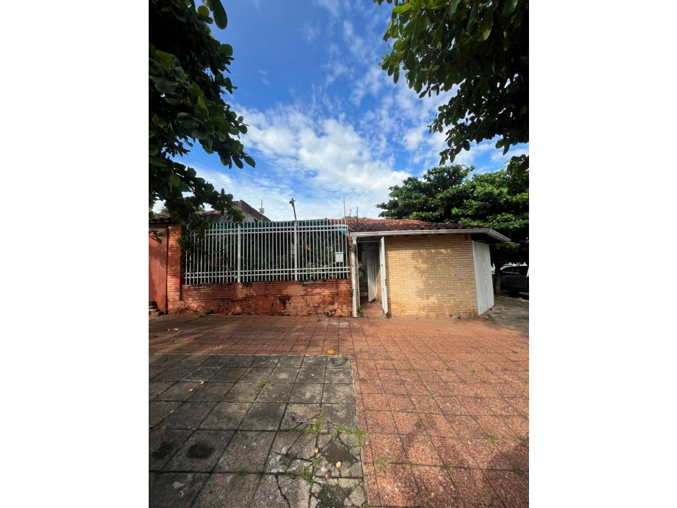 Vendo casa en esquina en Barrio Obrero