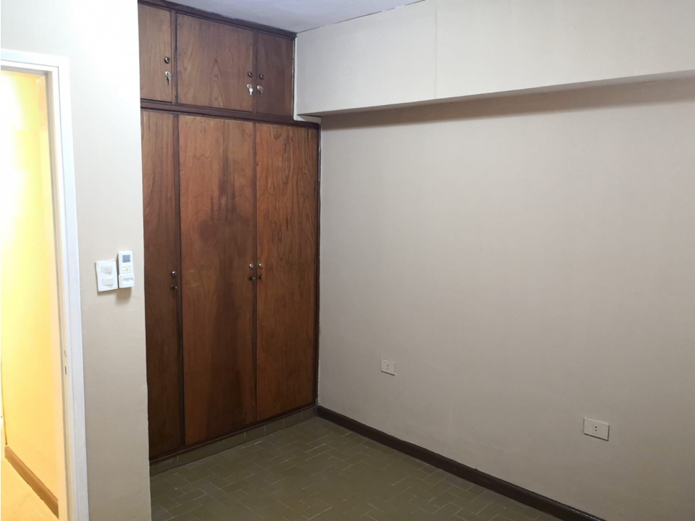 Alquilo amplio departamento de dos dormitorios en Trinidad — foto 4