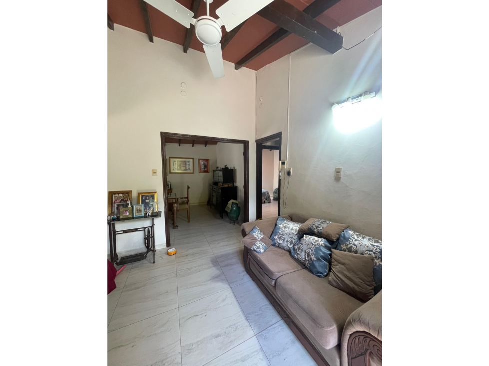 En venta hermosa casa zona Iglesia Capuchinos y Perón — foto 3