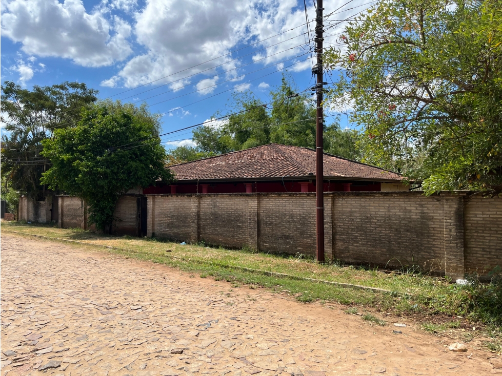 Vendo propiedad zona CIT con 30m de frente - 2
