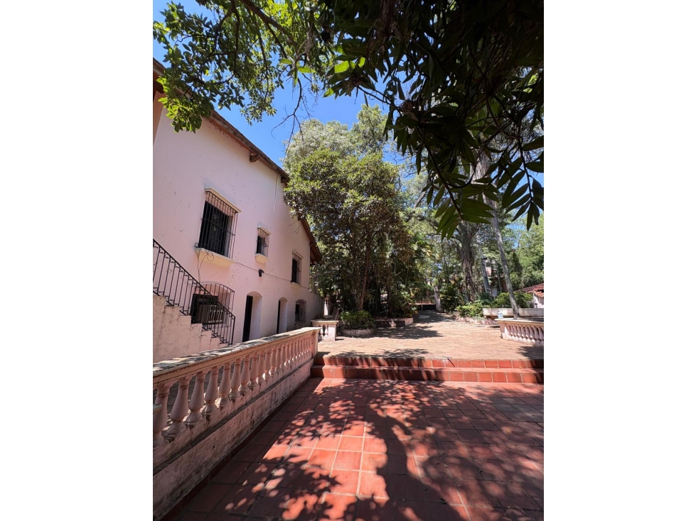 En venta amplia propiedad en el centro de Areguá - 2