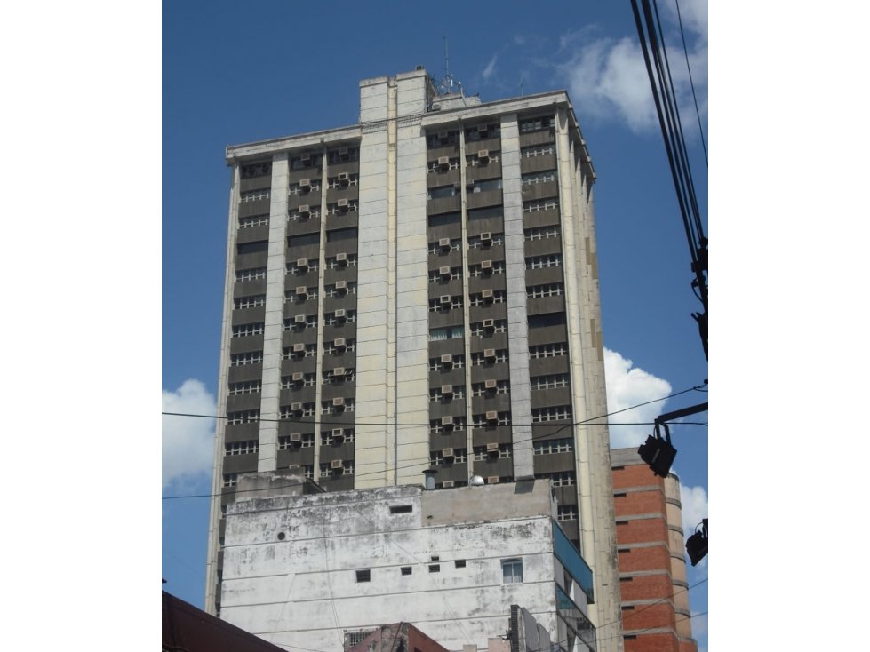 Se alquila oficina en el Edificio Líder lV