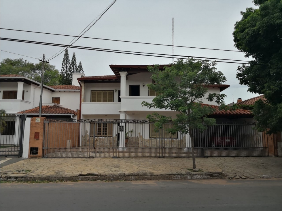 Vendo Residencia de categoría en Barrio San Vicente - 1