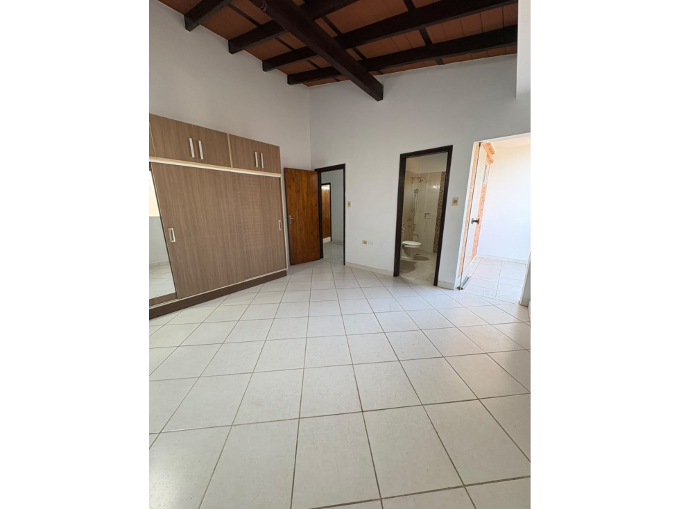 Dúplex en esquina en venta, a pasos de Super Pueblo Lambaré - 4
