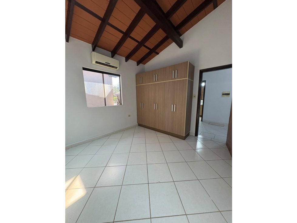Dúplex en esquina en venta, a pasos de Super Pueblo Lambaré - 5