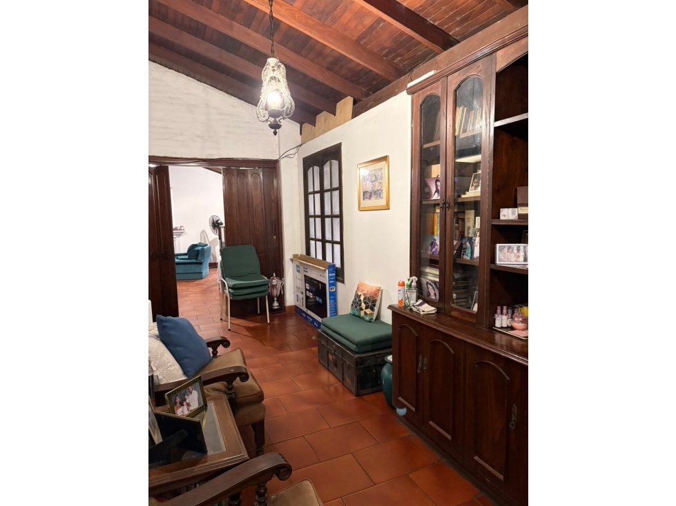 EN VENTA AMPLIA PROPIEDAD EN ITA ENRAMADA para refaccionar - 3