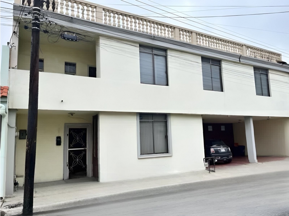 Residencia en venta en San Nicolás, con alberca - 1