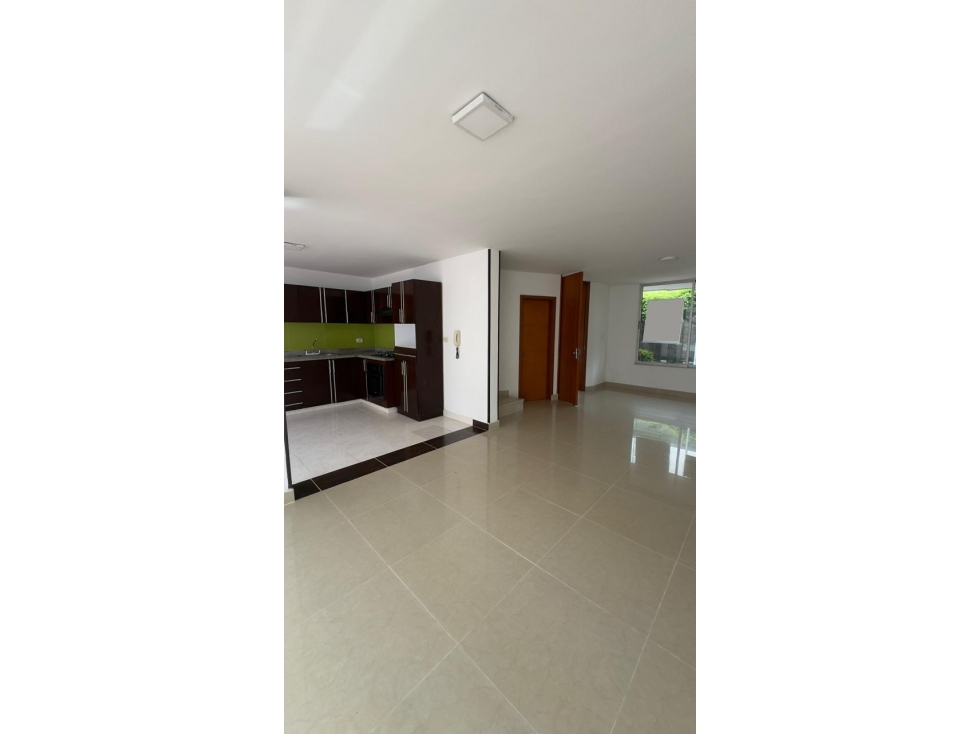 CASA EN VENTA VIA LOS PATIOS CONJUNTO CERRADO - 2