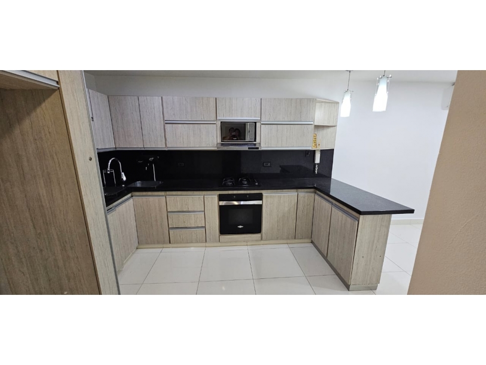 CASA REMODELADA EN CONJUNTO EN PRADOS DEL ESTE — foto 5