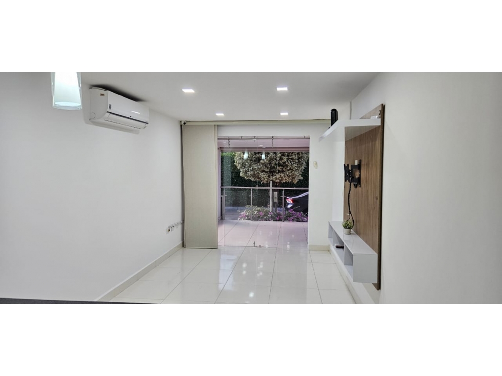 CASA REMODELADA EN CONJUNTO EN PRADOS DEL ESTE — foto 3