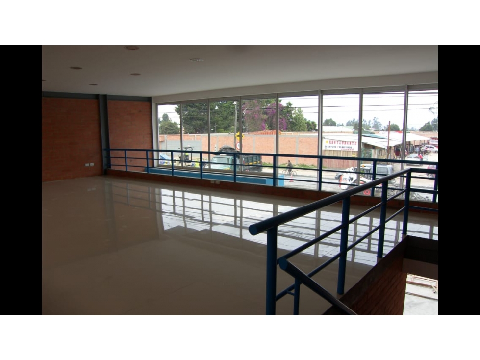 LOCAL COMERCIAL EN ARRIENDO / FUNZA - 5