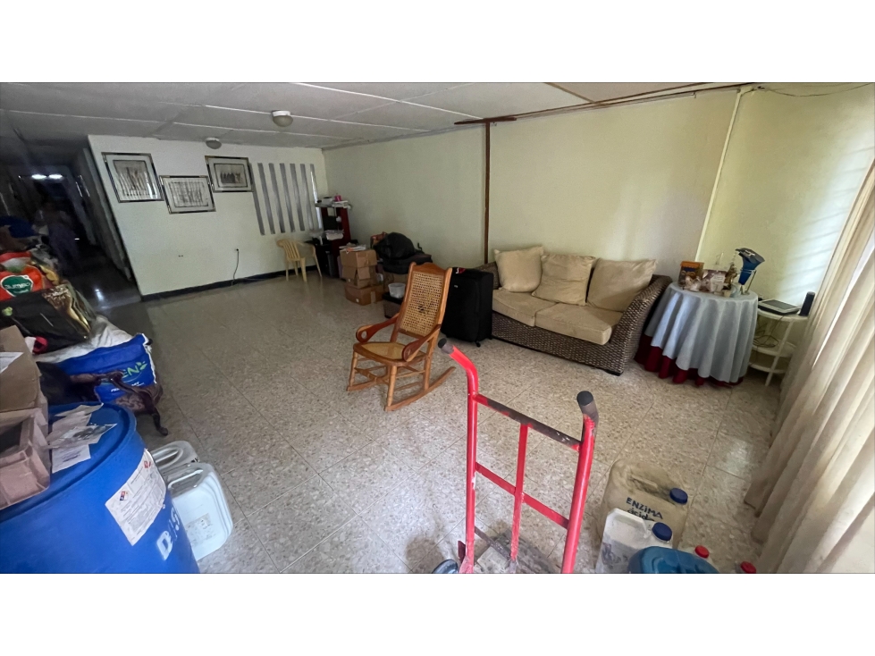 Se vende casa para remodelar en el barrio Paraíso