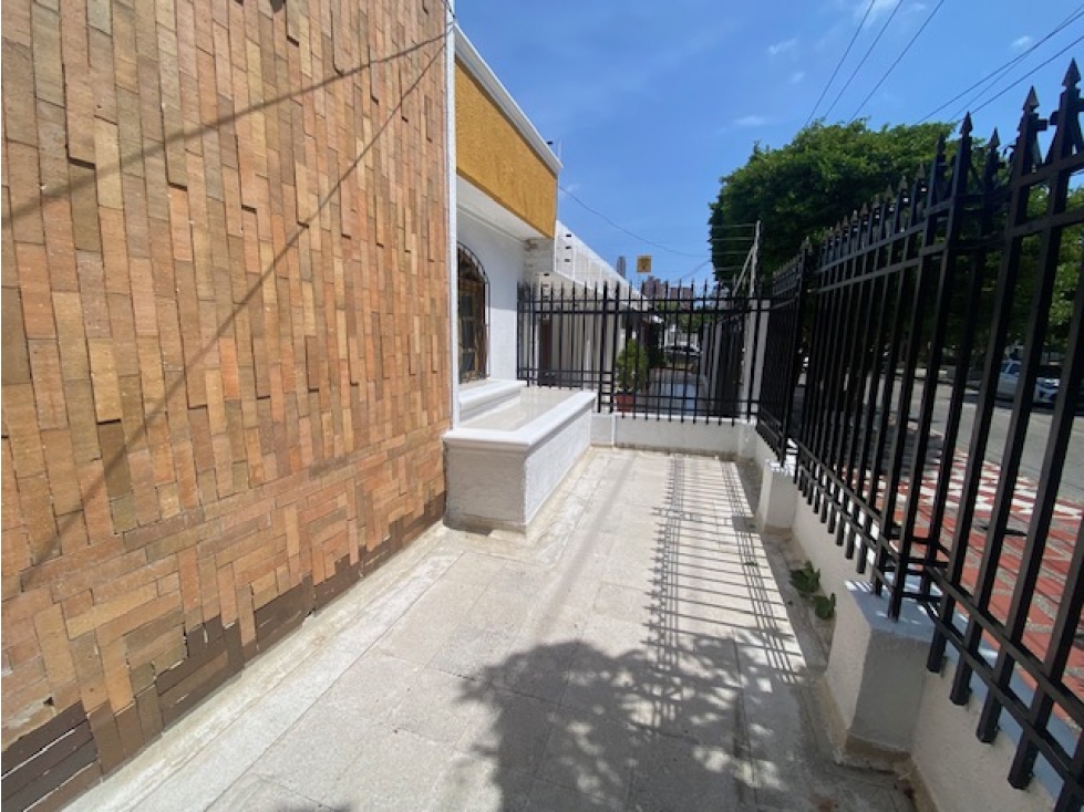 Se arrienda casa uso residencial o comercial en el barrio El Porvenir — foto 2