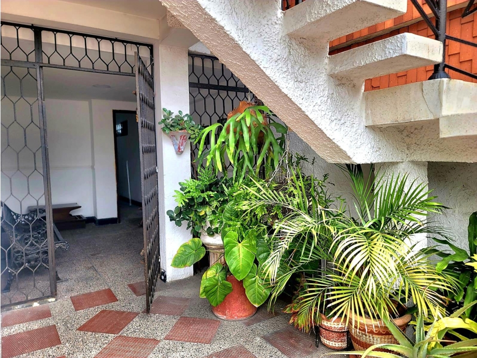 Se vende apartamento en conjunto residencial en Las Delicias