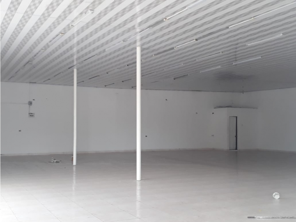 SE VENDE LOCAL COMERCIAL BARRIO LA PAZ
