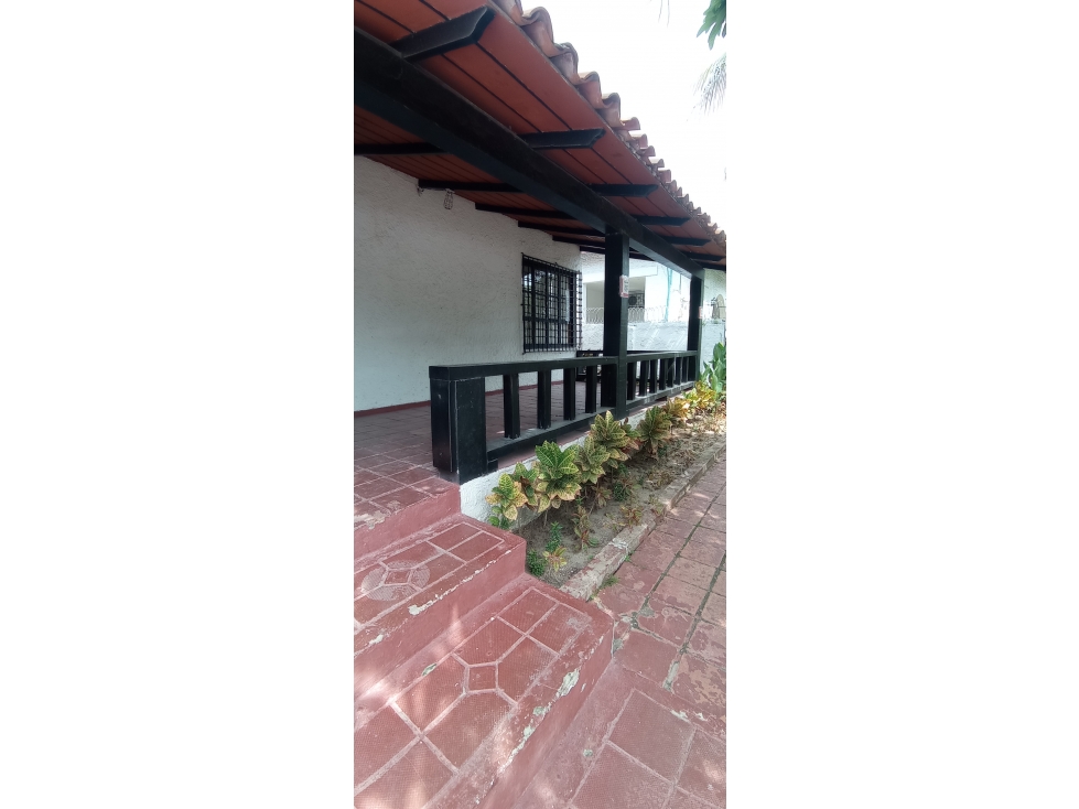 Se arrienda casa C/cial. en Alto Prado, $6.000.000
