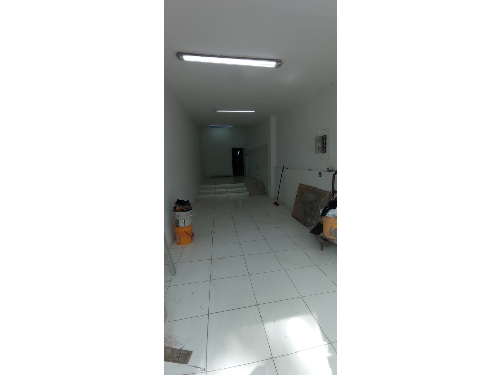 Se arrienda Local en Alto prado, $4.000.000