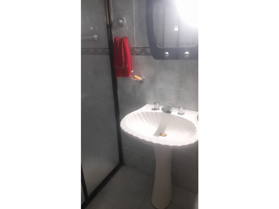 Se vende casa para remodelar en el barrio Paraíso — foto 5