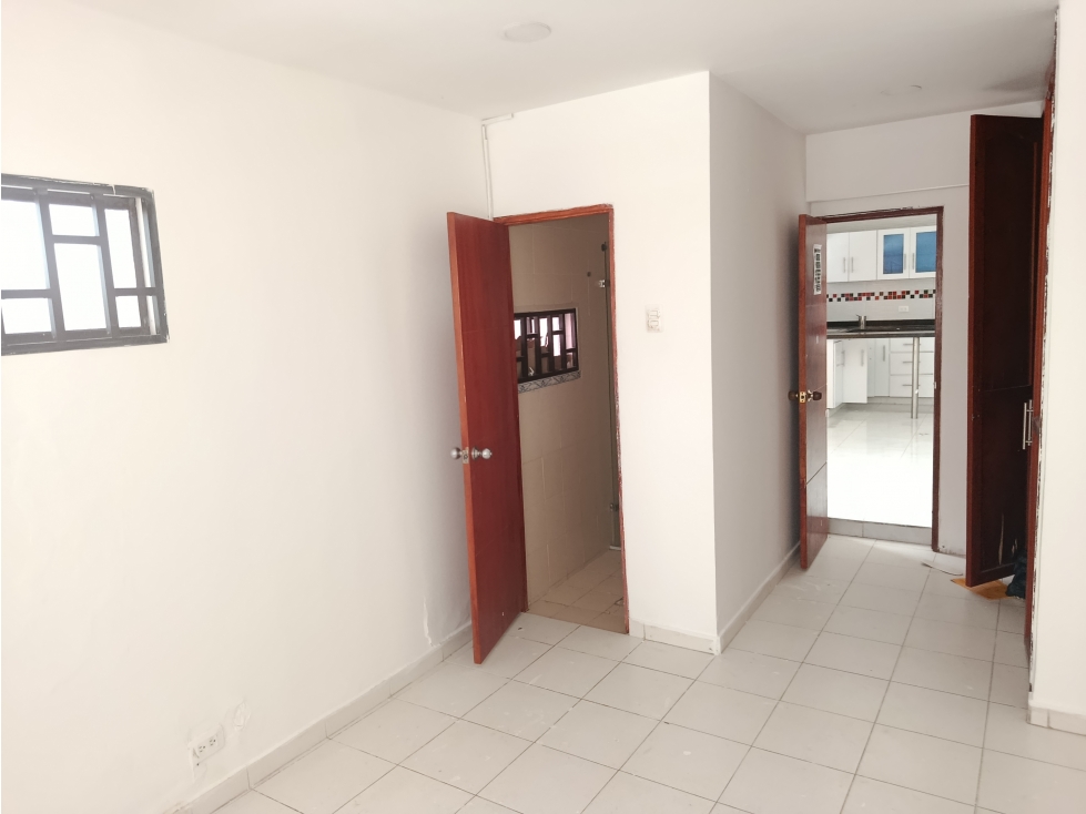 Se arrienda apartamento en el barrio Ciudad Jardín. — foto 3