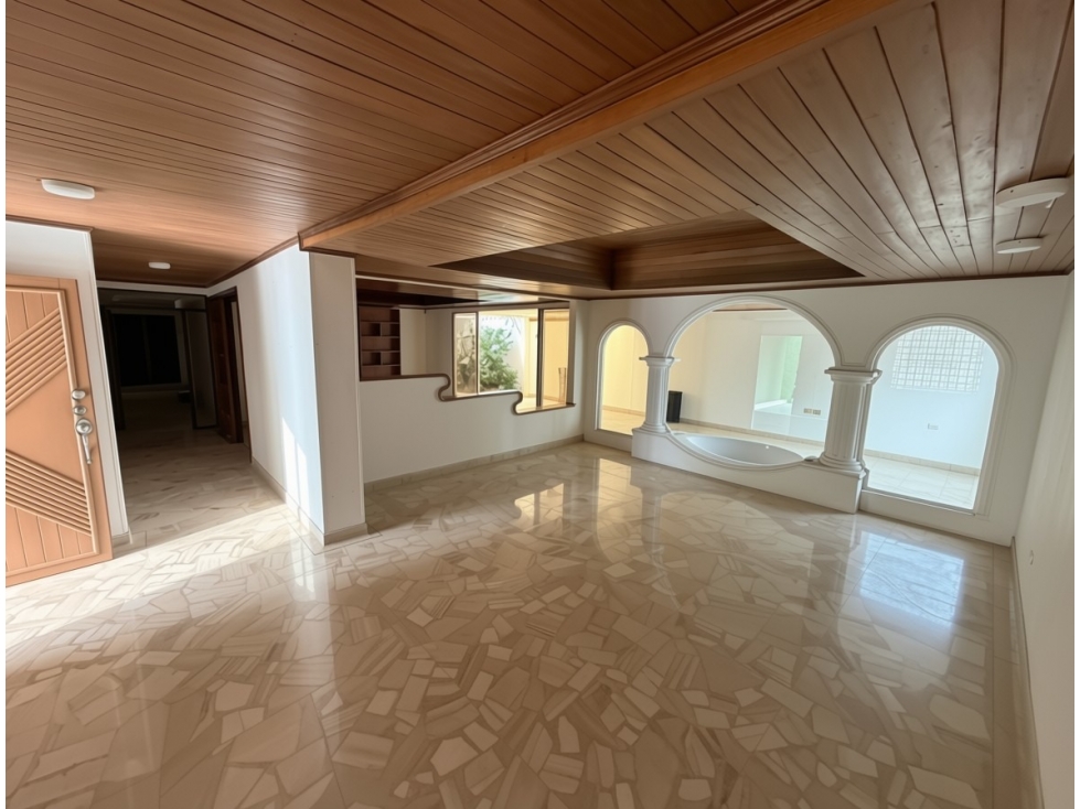 Se arrienda casa residencial o comercial en el Barrio Nuevo Horizonte.