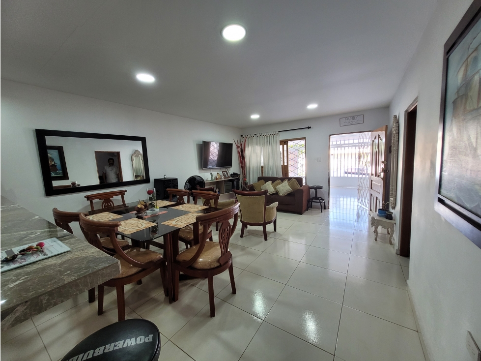 Se vende casa en el Barrio El Carmen.