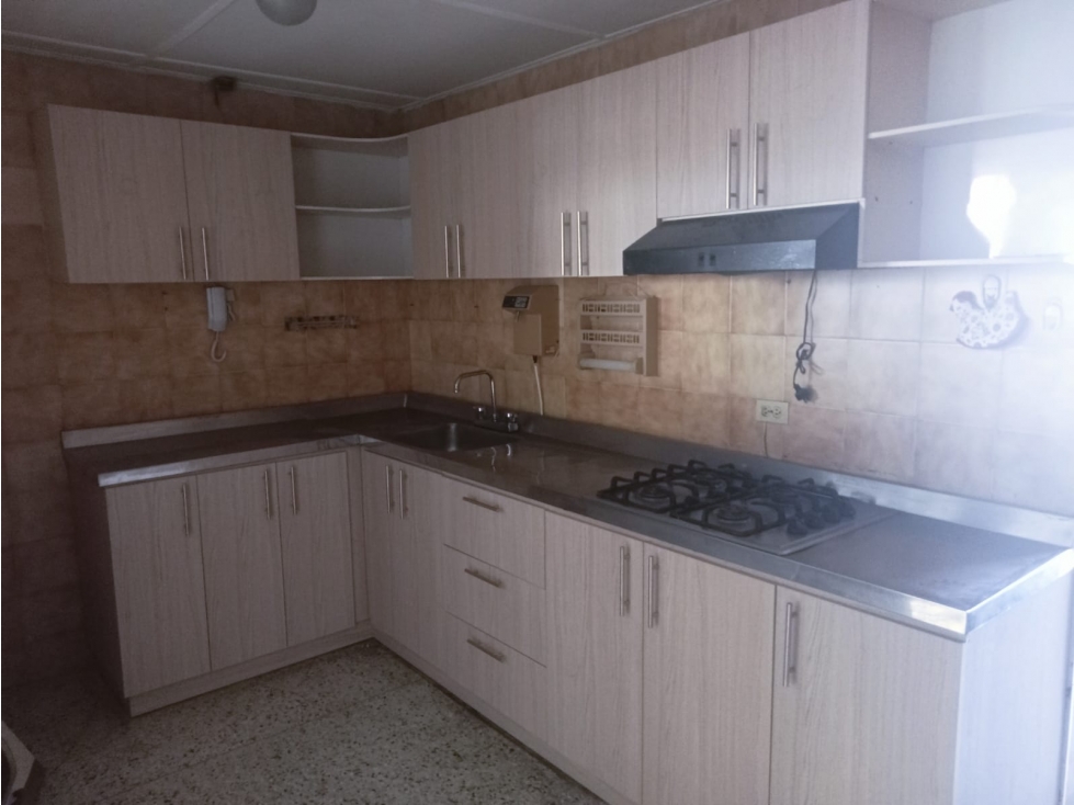 Se vende apartamento en cuarto piso barrio La Cumbre