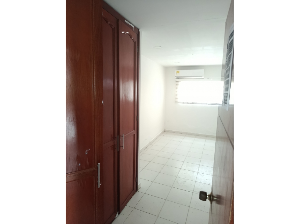 Se arrienda apartamento en el barrio Ciudad Jardín. — foto 4