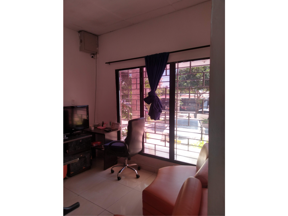 Se vende casa comercial en el barrio El Porvenir