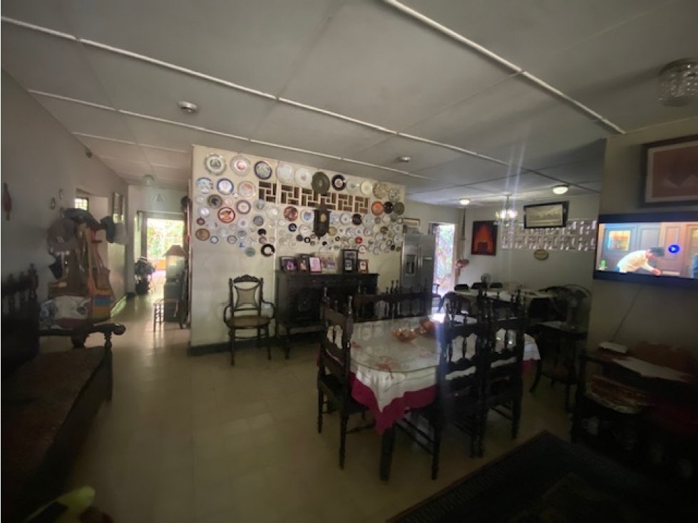 Se vende amplia casa en el Barrio Granadillo. Para remodelar. — foto 5