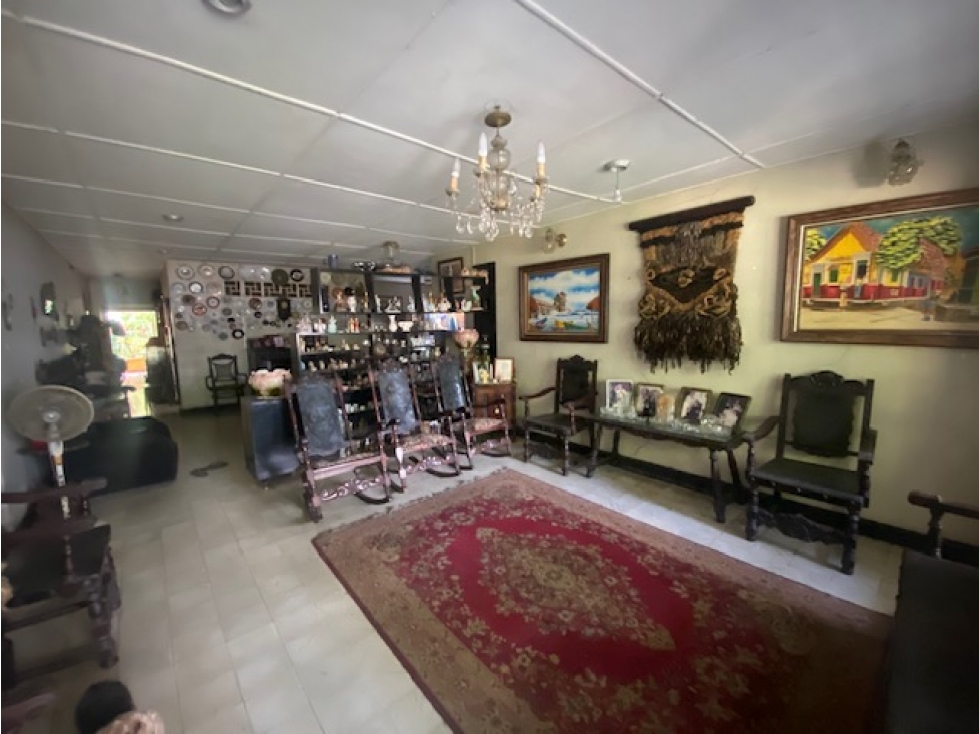Se vende amplia casa en el Barrio Granadillo. Para remodelar. — foto 4