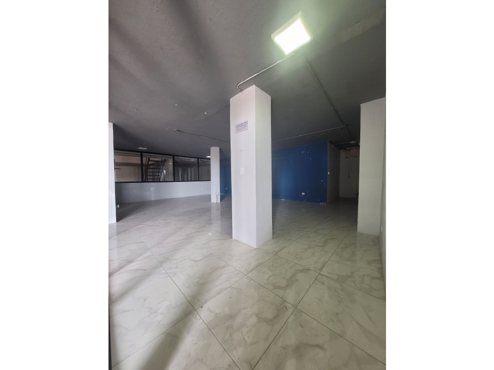 ARRIENDO BODEGA BARRIO ABAJO