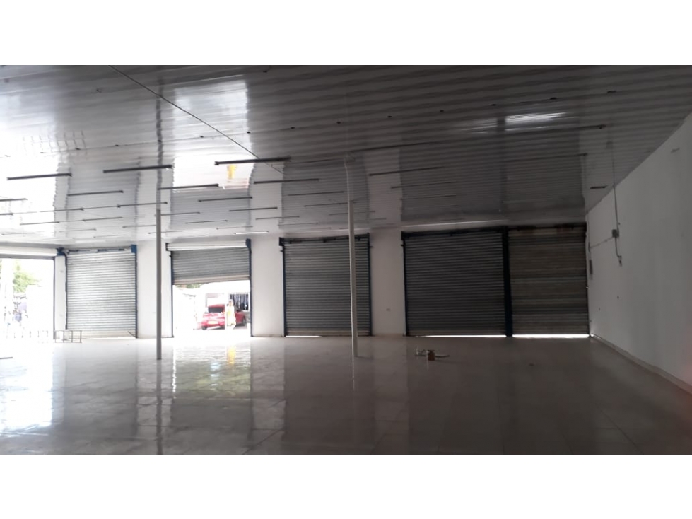 SE VENDE LOCAL COMERCIAL BARRIO LA PAZ — foto 3