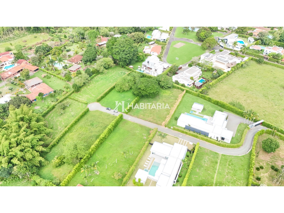 Venta de Lote en Cerritos Pereira con Amplia Zona Verde — foto 6