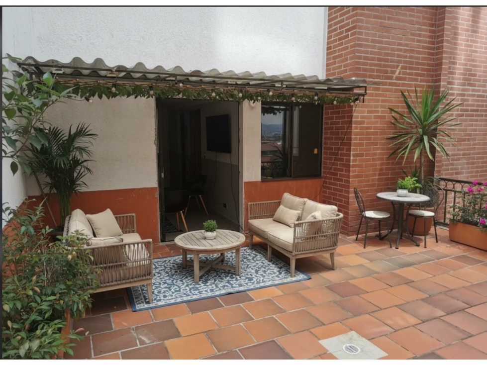 Venta Apartaestudio en Pinares con Patio Privado de 35 m² — foto 2