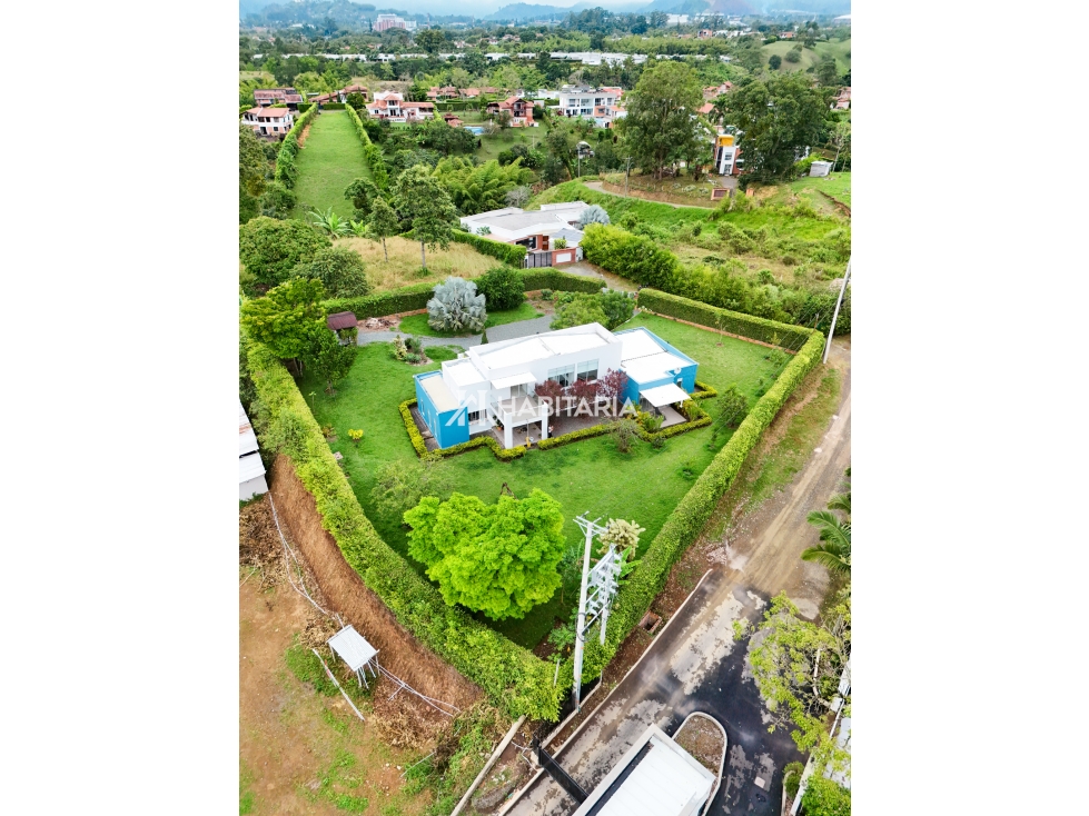 Venta Casa Campestre en Pereira Av Condina con Lote de 2000m² — foto 3