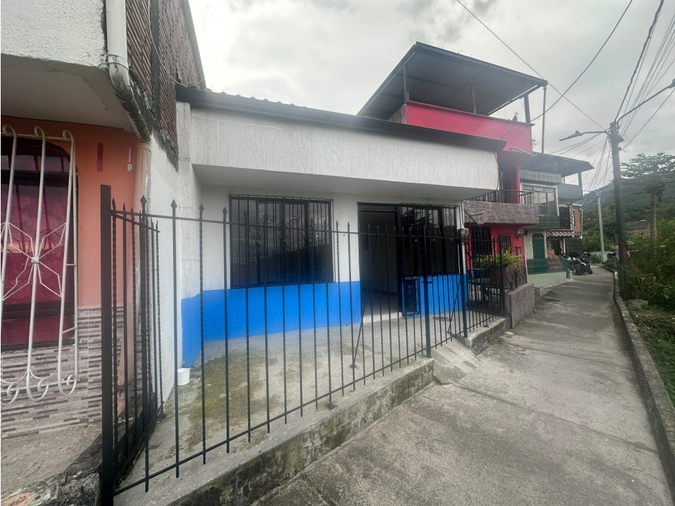 Venta Casa en Dosquebradas, con Potencial para Segundo y Tercer Piso - 2