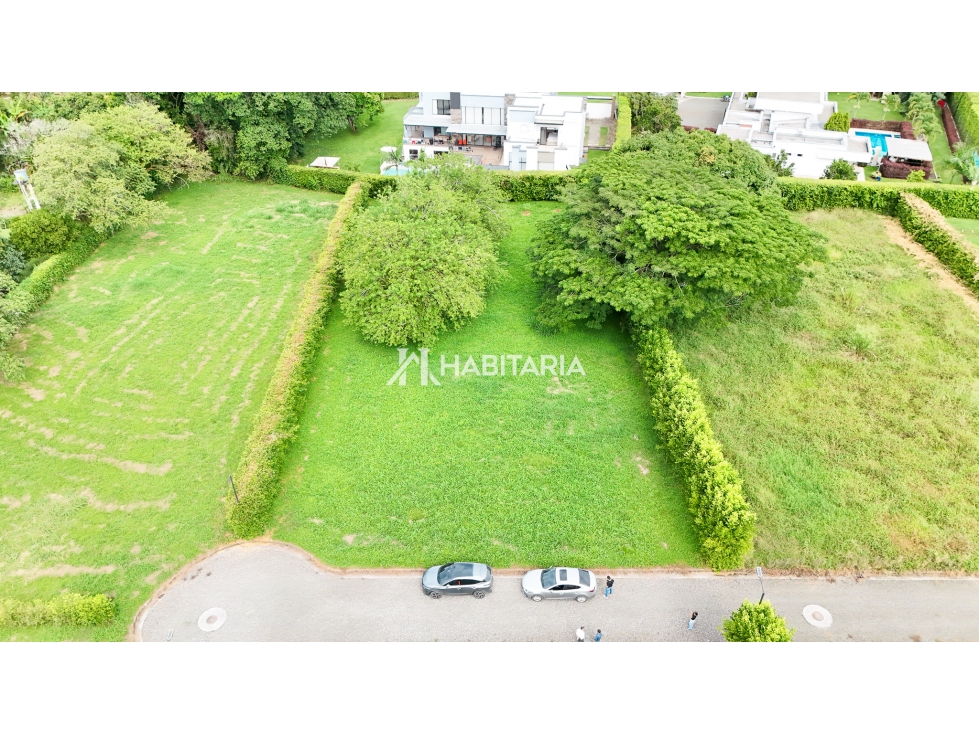 Venta de Lote en Cerritos Pereira con Amplia Zona Verde — foto 3