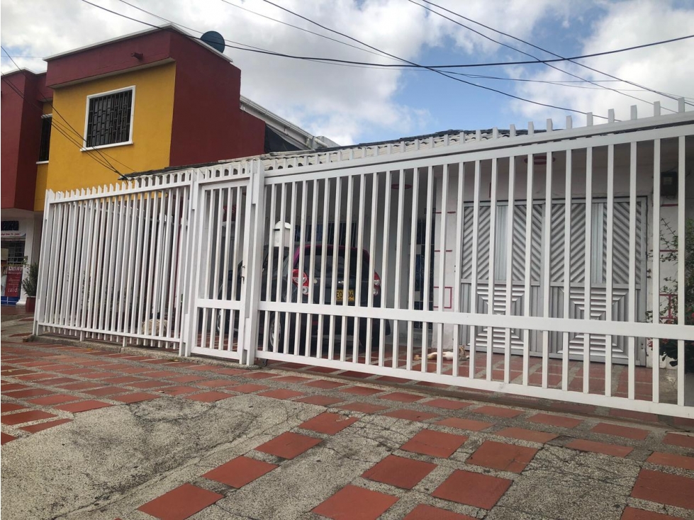 Se vende casa con apartamento interno en el barrio Los Andes