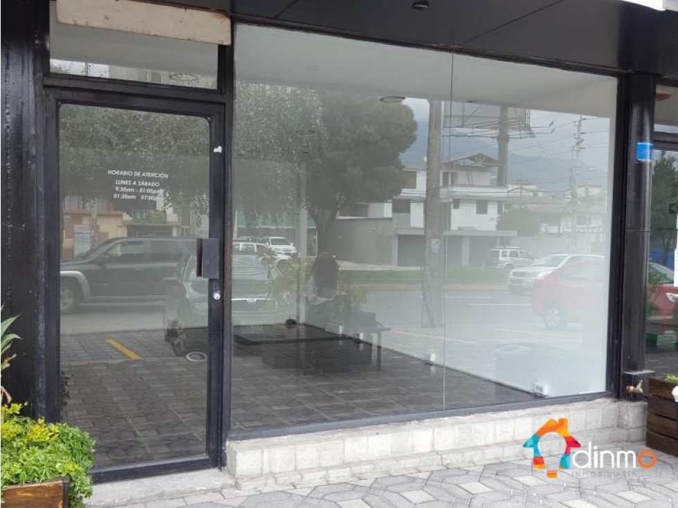Por viaje vendo Plaza comercial en Venta Quito, Aveida principal - 3