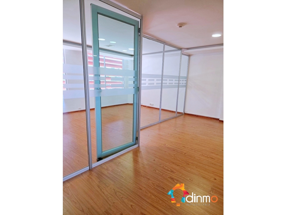 Oficina Corporativa en Arriendo | Cumbayá | 65 m² | 2 Parqueaderos — foto 6